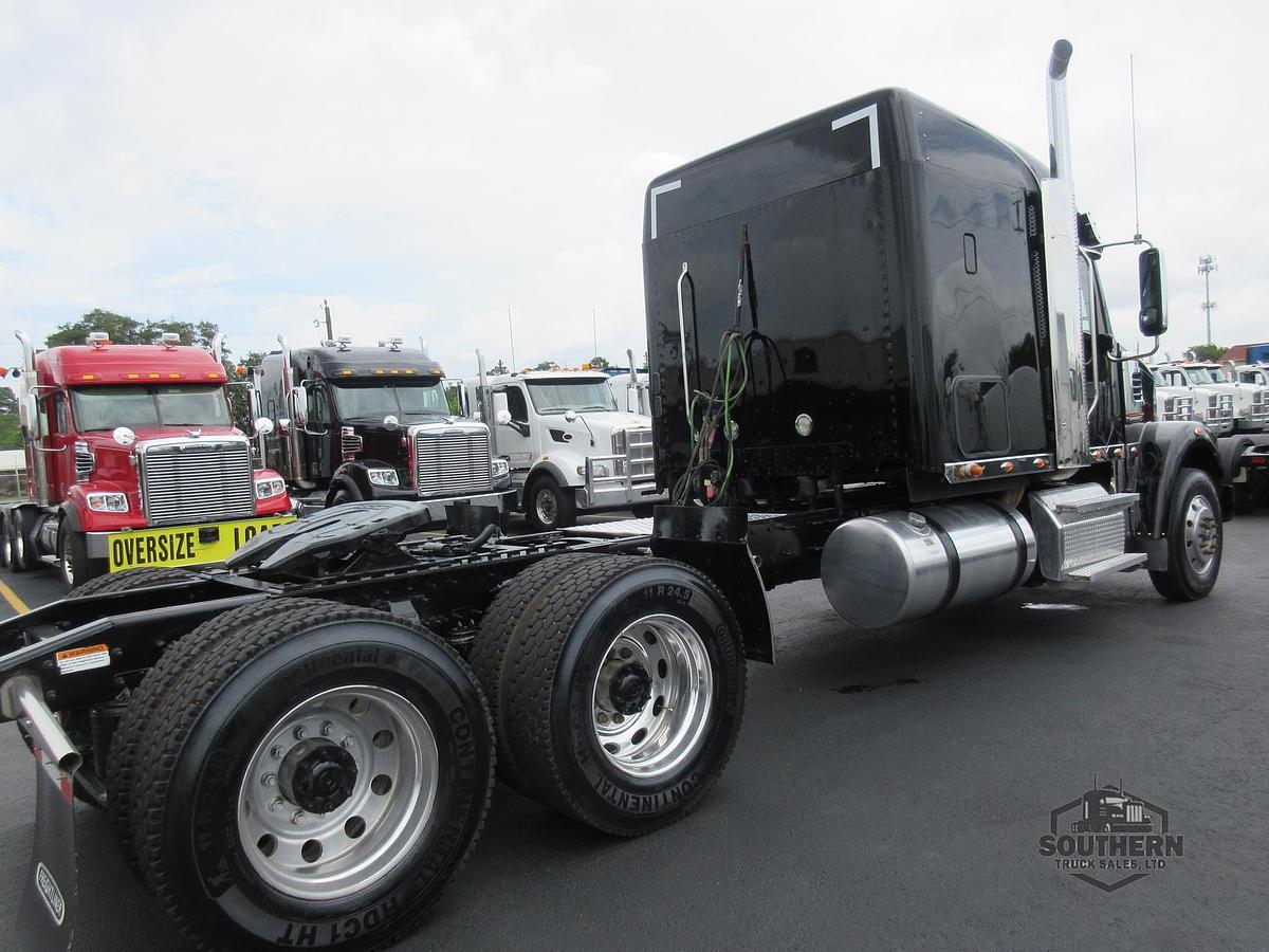 Used 2023 FREIGHTLINER CORONADO 122 SD