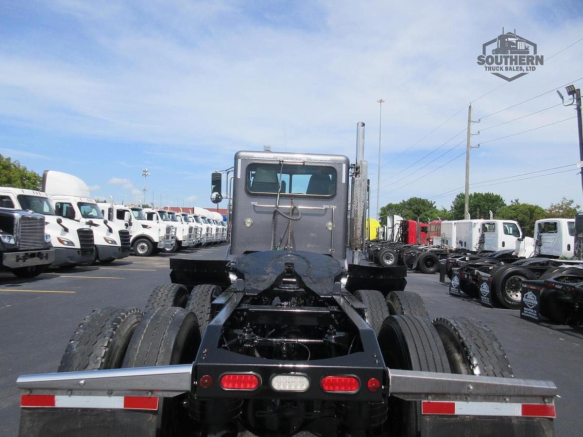 Used 2022 PETERBILT 389
