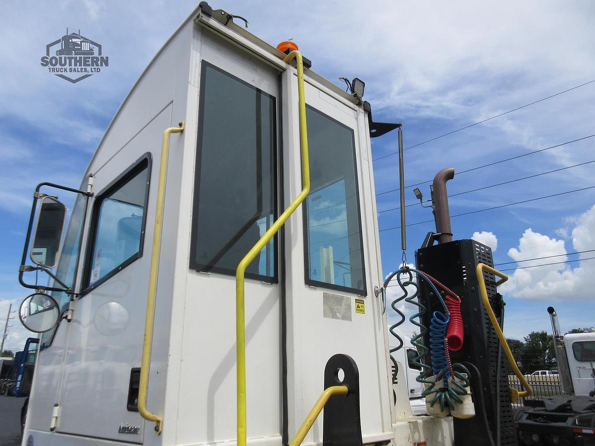 Used 2022 AUTOCAR XSPOTTER ACTT