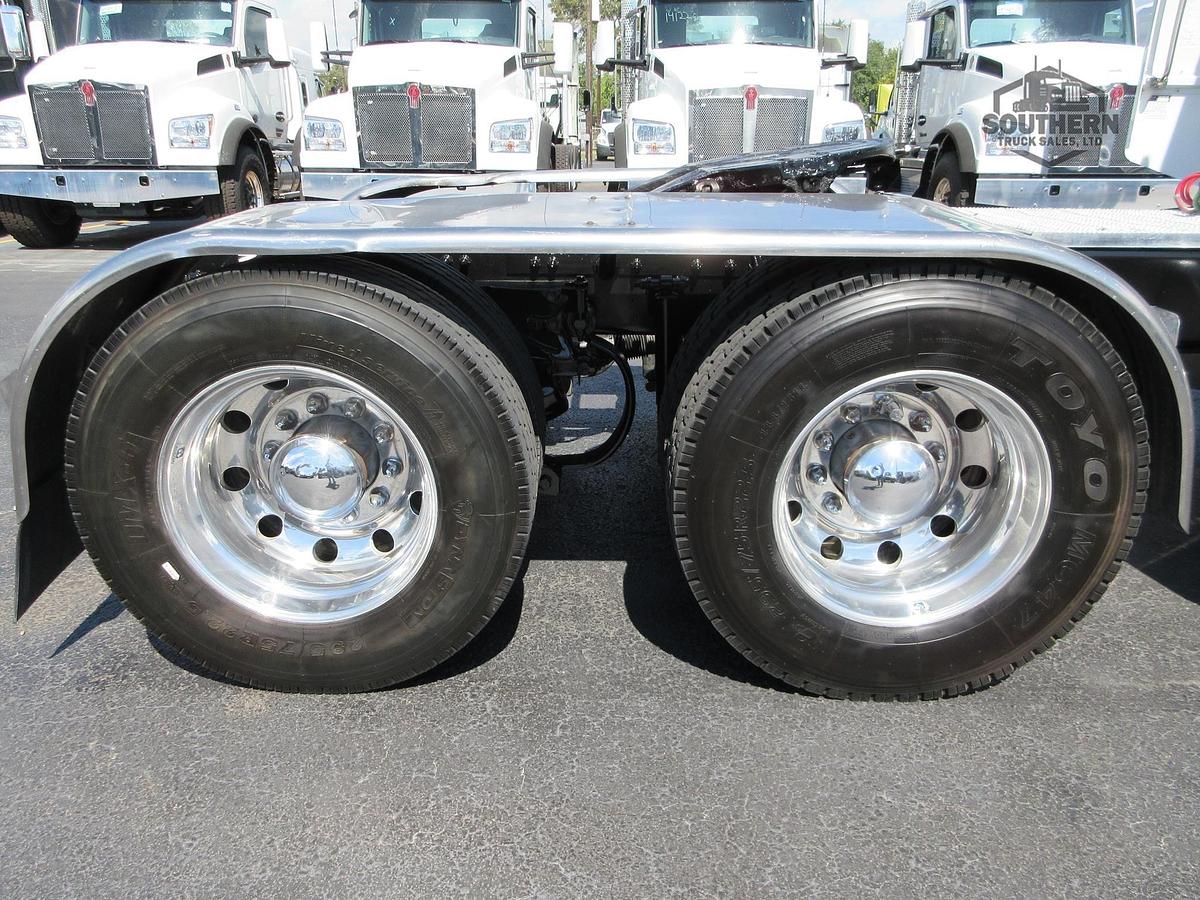 Used 2016 PETERBILT 389