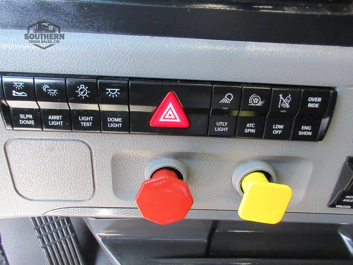Used 2022 FREIGHTLINER CASCADIA 116