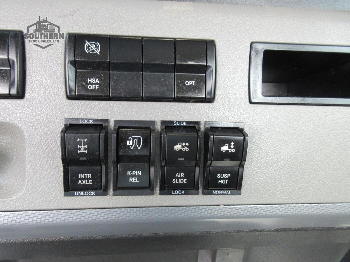 Used 2021 FREIGHTLINER CASCADIA 116