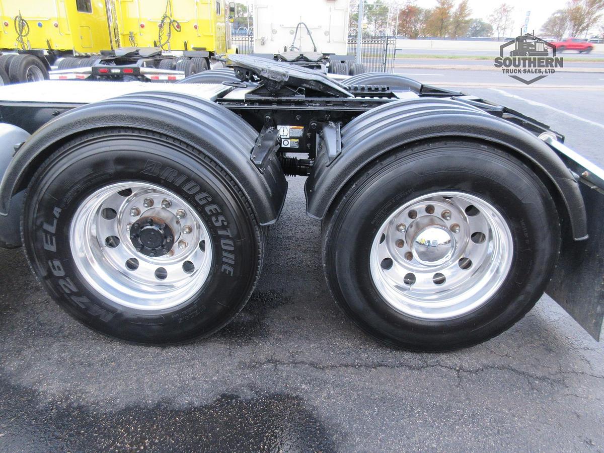 Used 2020 PETERBILT 567