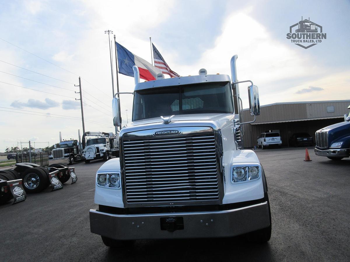 Used 2018 FREIGHTLINER CORONADO 122 SD