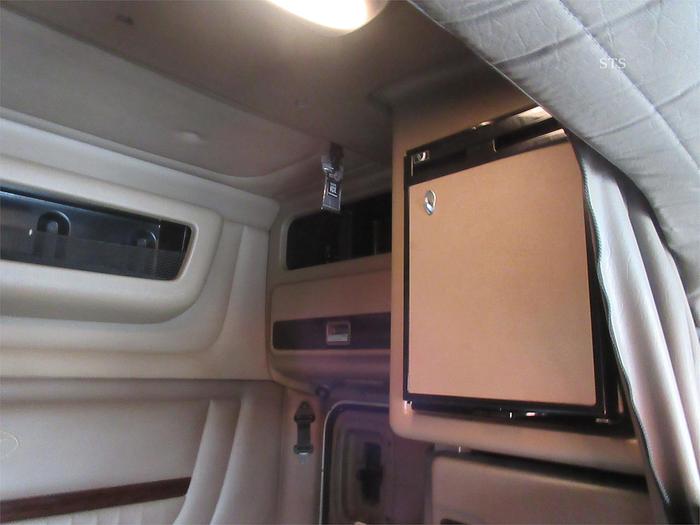 Used 2017 PETERBILT 389