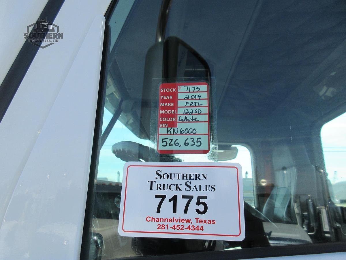 Used 2019 FREIGHTLINER 122SD