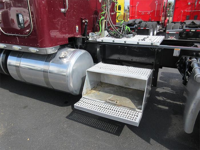 Used 2019 PETERBILT 389