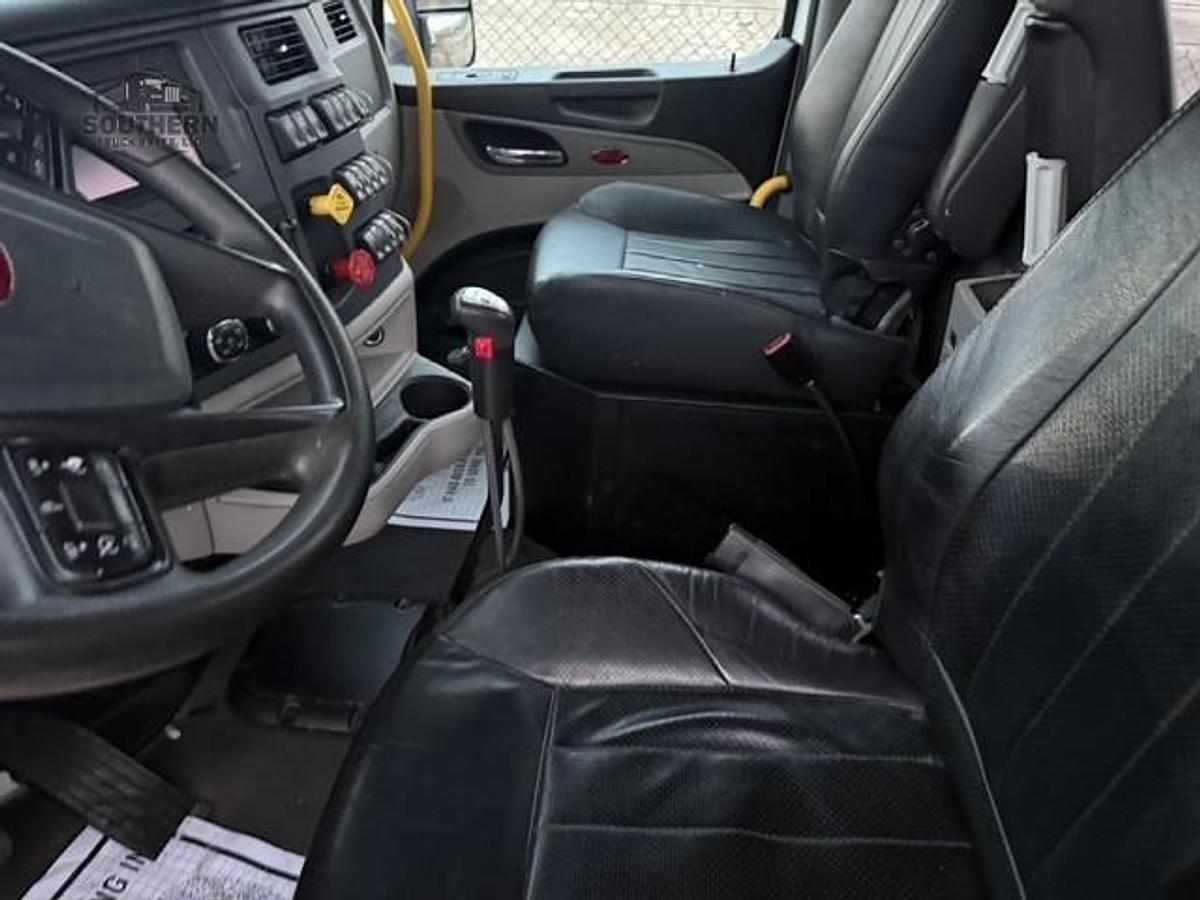 Used 2022 PETERBILT 567