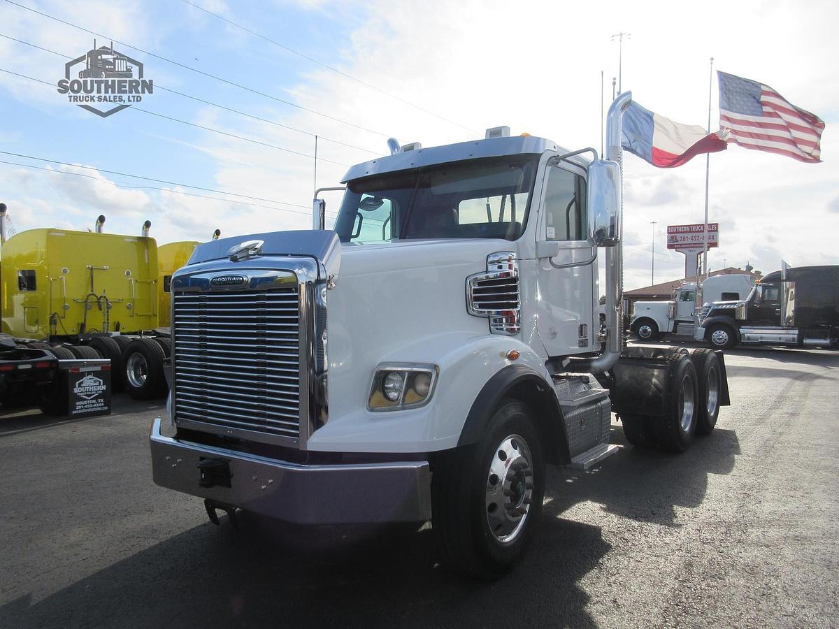 Used 2019 FREIGHTLINER 122SD