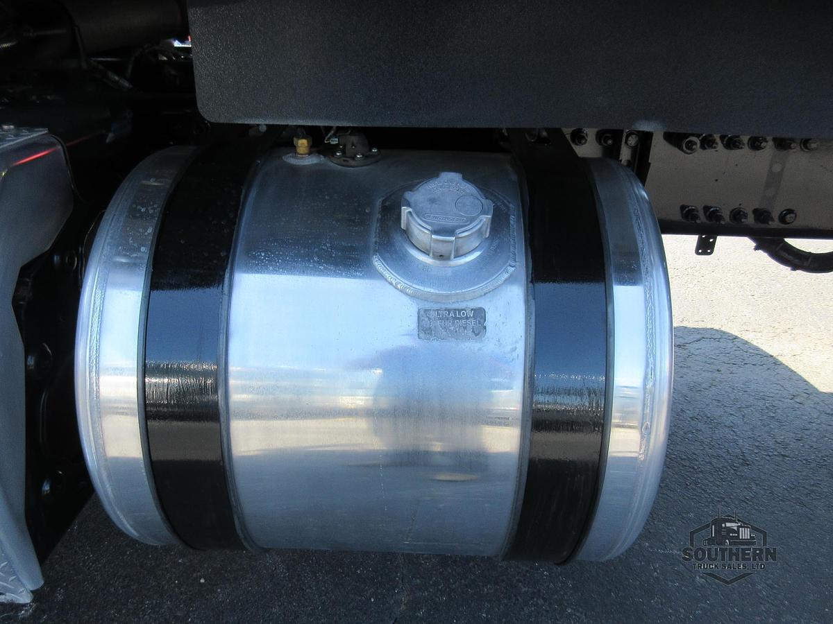 Used 2020 FREIGHTLINER 122SD