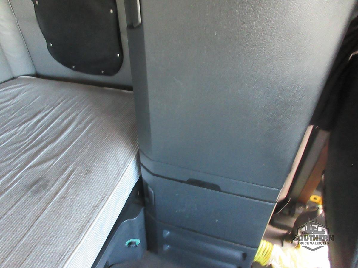 Used 2022 FREIGHTLINER CASCADIA 116