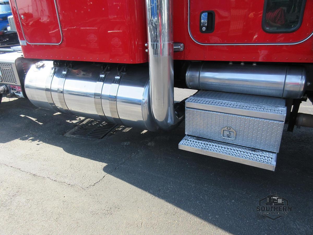 Used 2014 PETERBILT 389