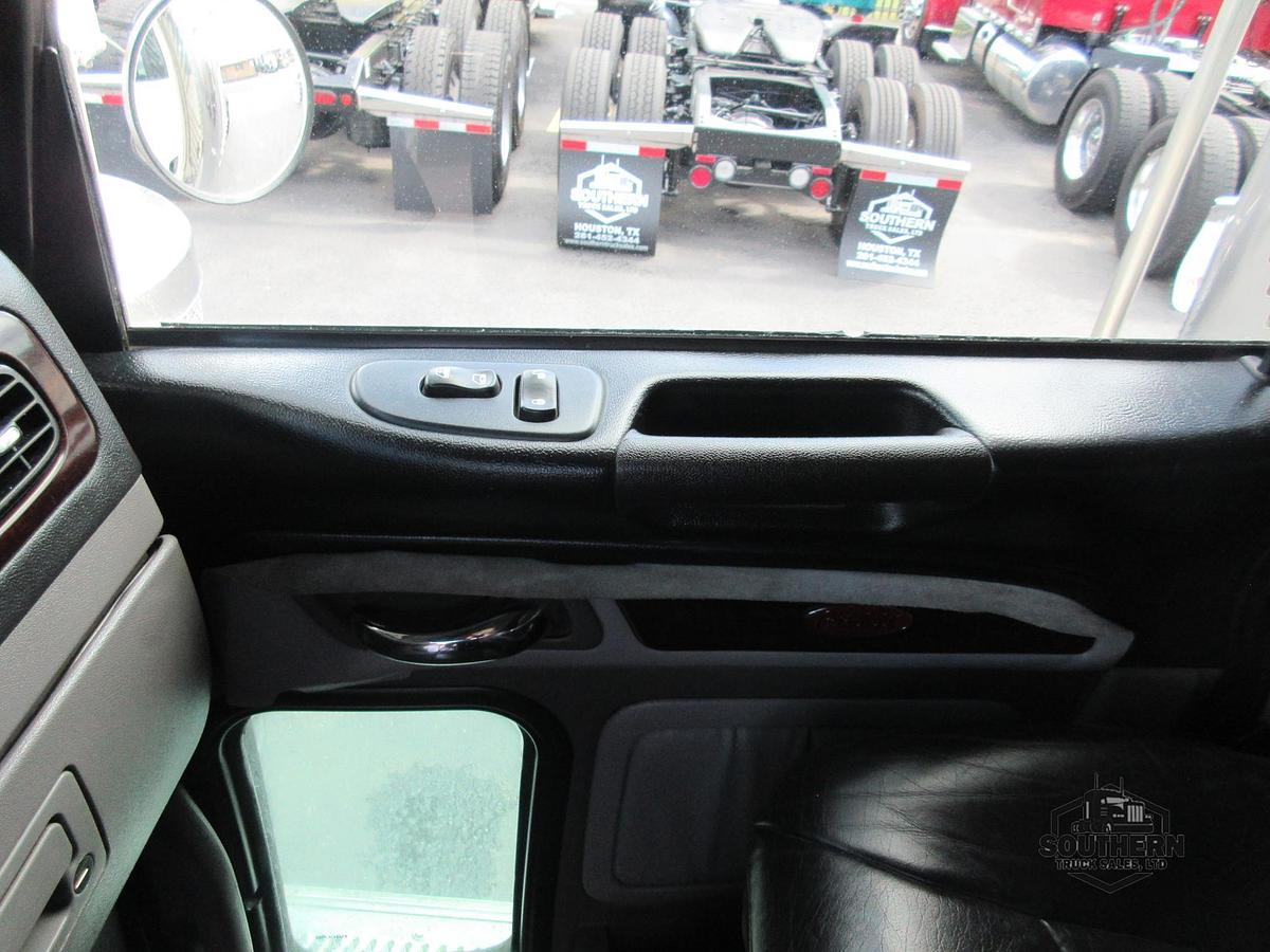 Used 2019 PETERBILT 389