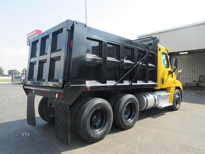 Used 2016 FREIGHTLINER CASCADIA 125
