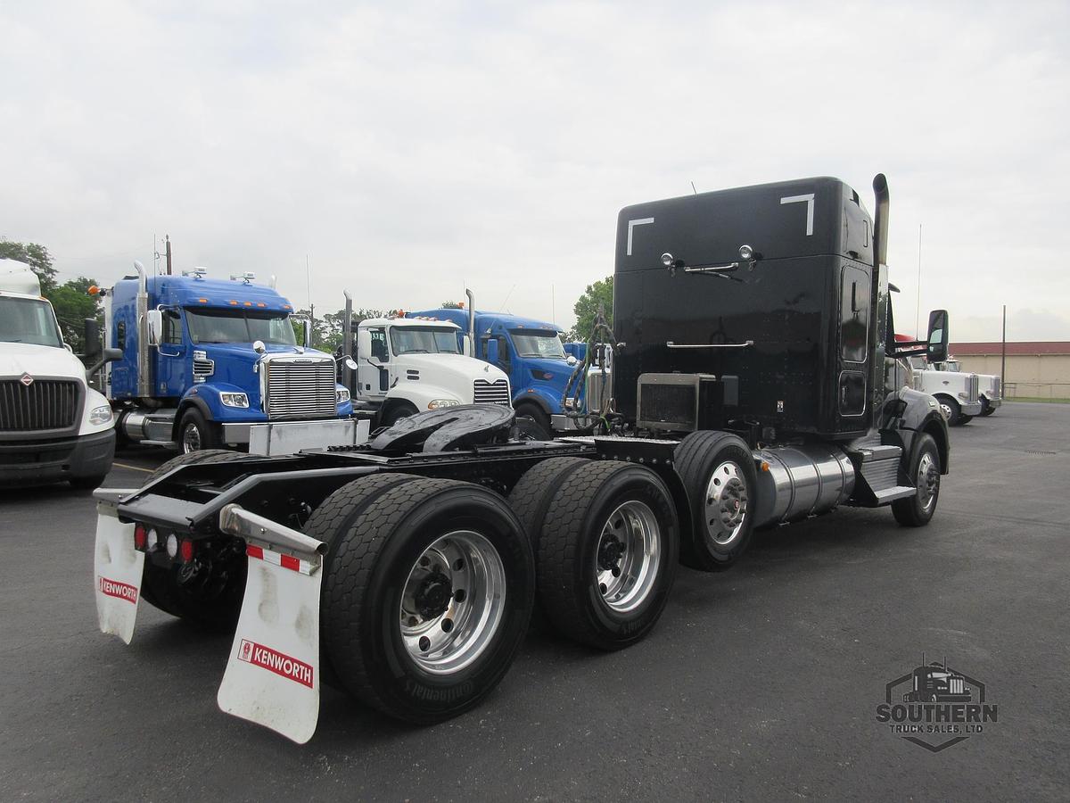 Used 2023 KENWORTH T880