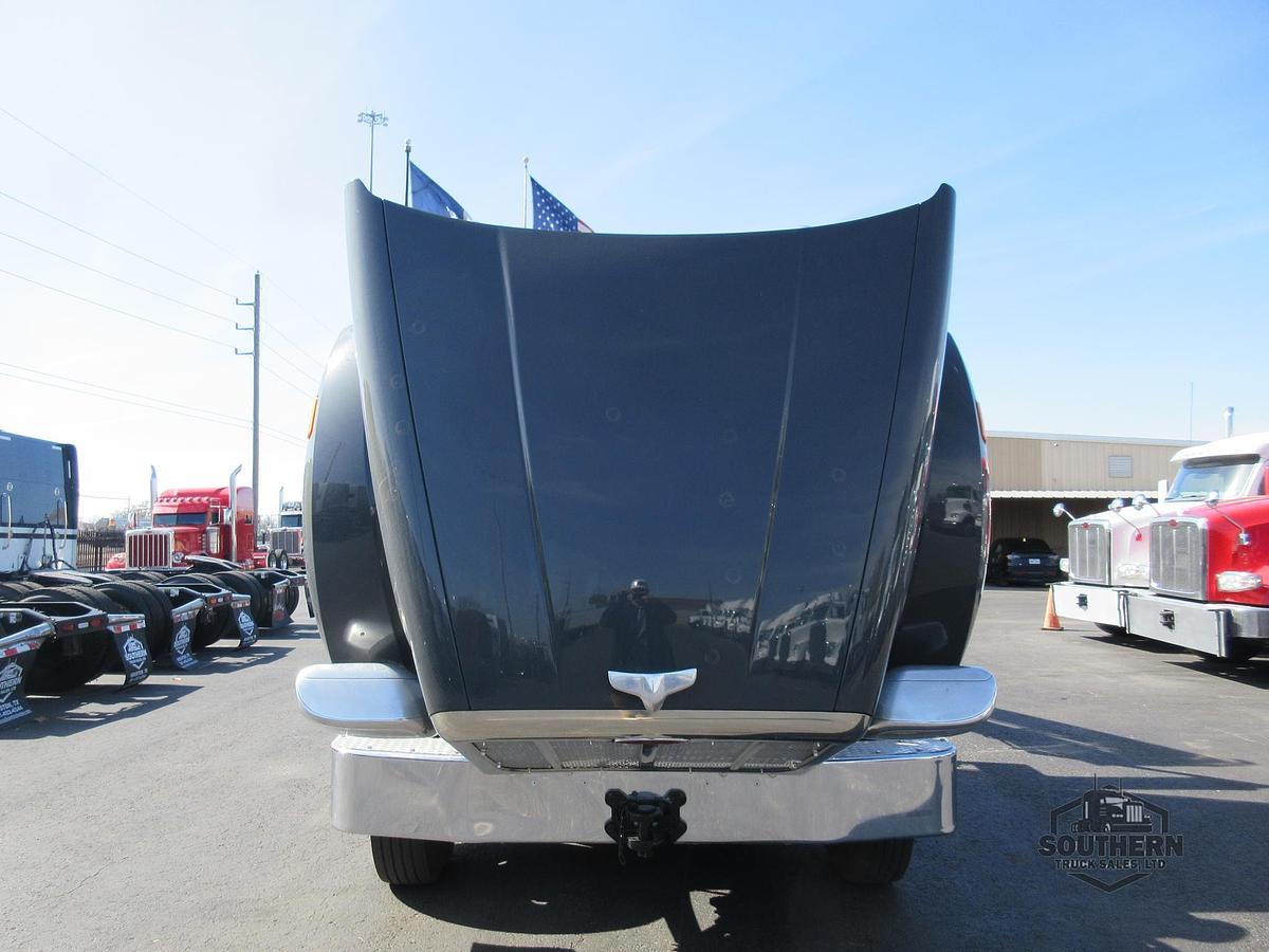Used 2025 PETERBILT 567