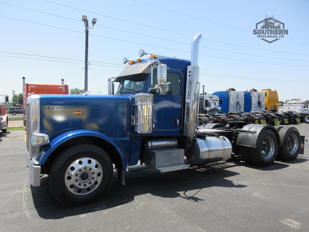Used 2015 PETERBILT 389