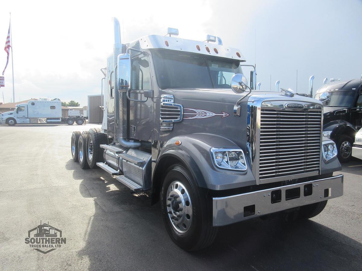 Used 2020 FREIGHTLINER 122SD