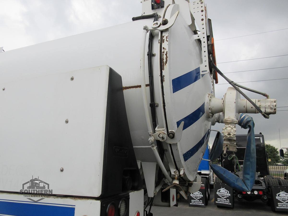 Used 2014 FREIGHTLINER 114SD