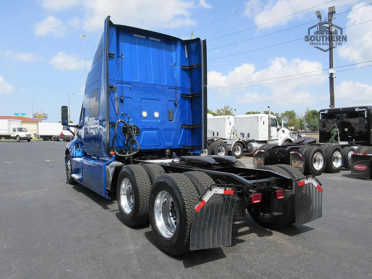 Used 2021 INTERNATIONAL LT