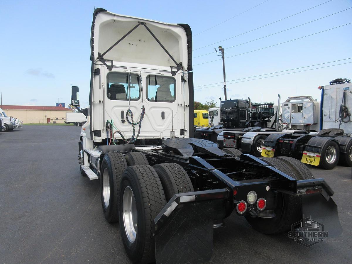 Used 2019 FREIGHTLINER CASCADIA 125