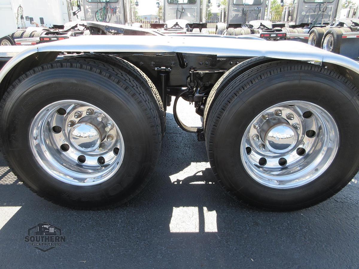 Used 2016 PETERBILT 389