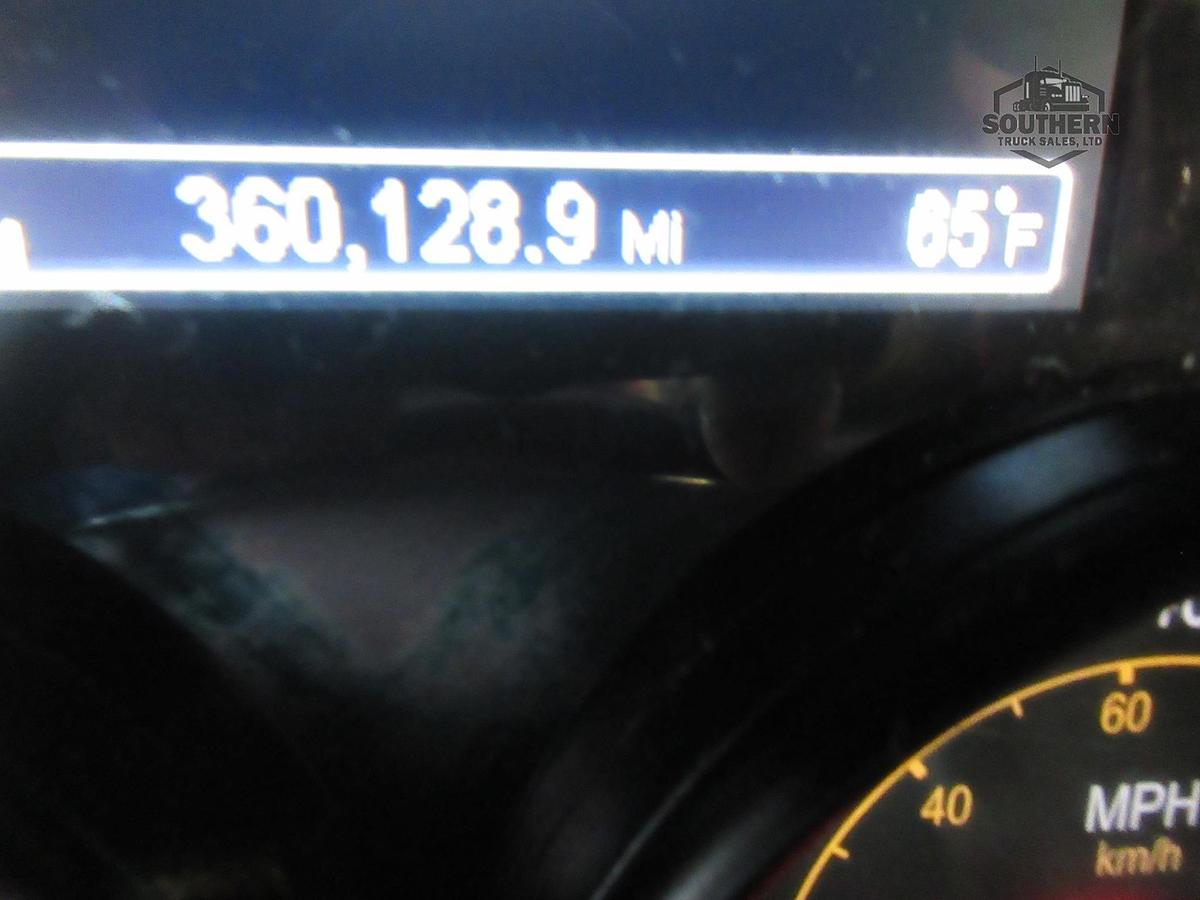 Used 2021 PETERBILT 567