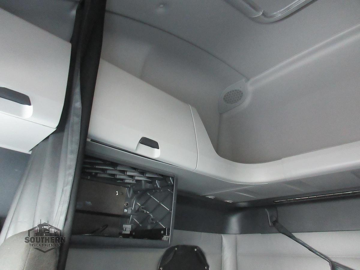 Used 2022 FREIGHTLINER CASCADIA 116