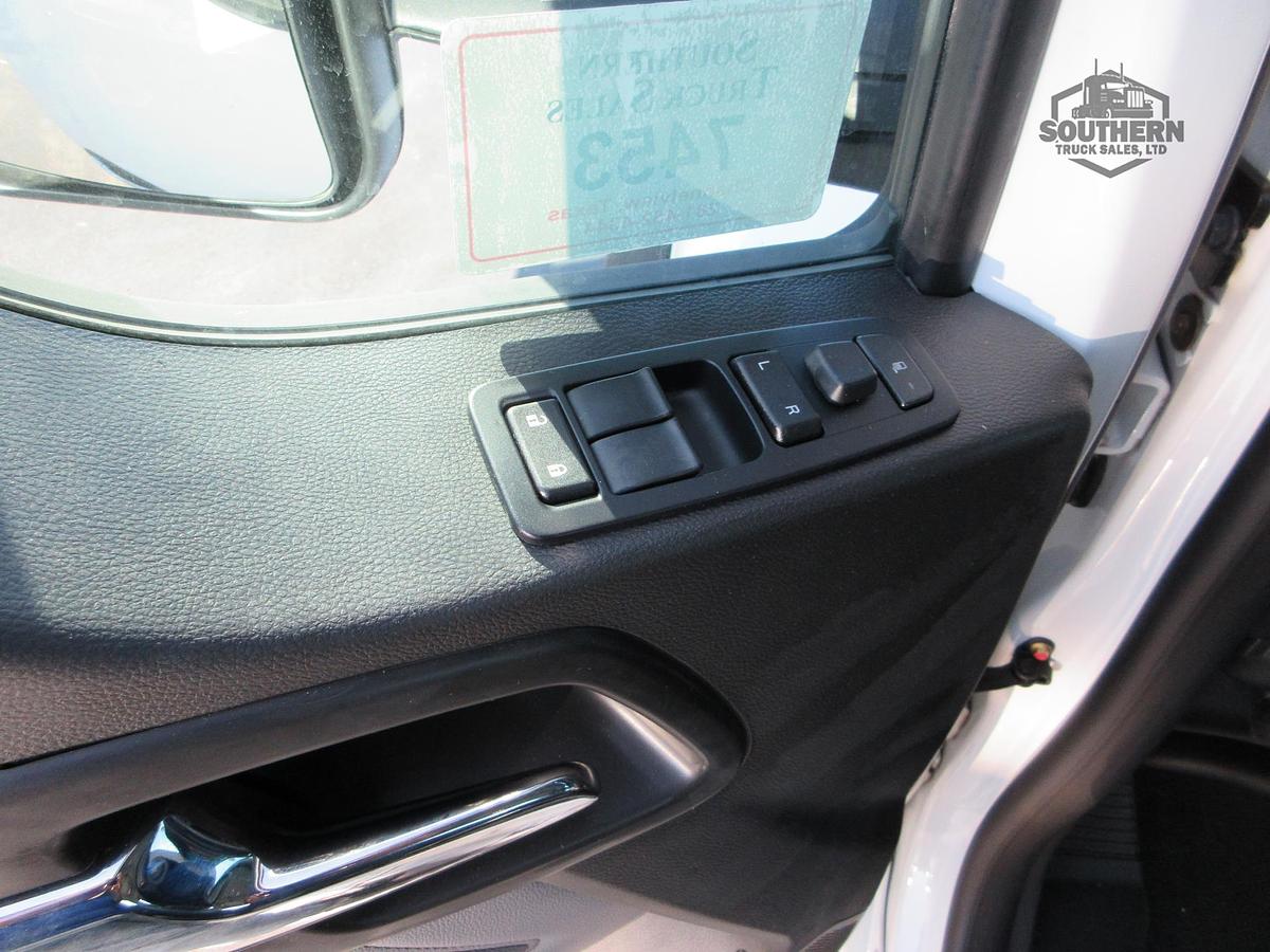 2025 KENWORTH T880