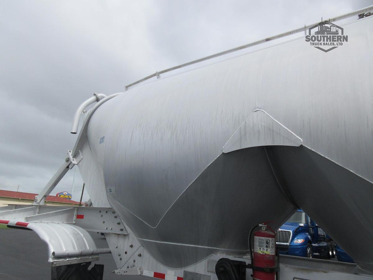 Used 2010 POLAR Tandem Axle