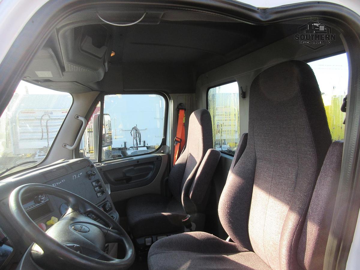 Used 2018 FREIGHTLINER CASCADIA 113