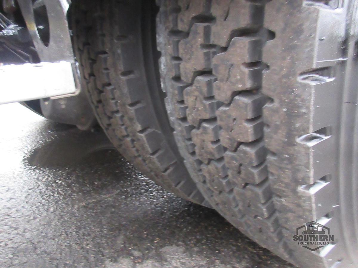 Used 2021 PETERBILT 567