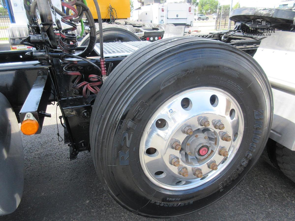 Used 2023 KENWORTH T880