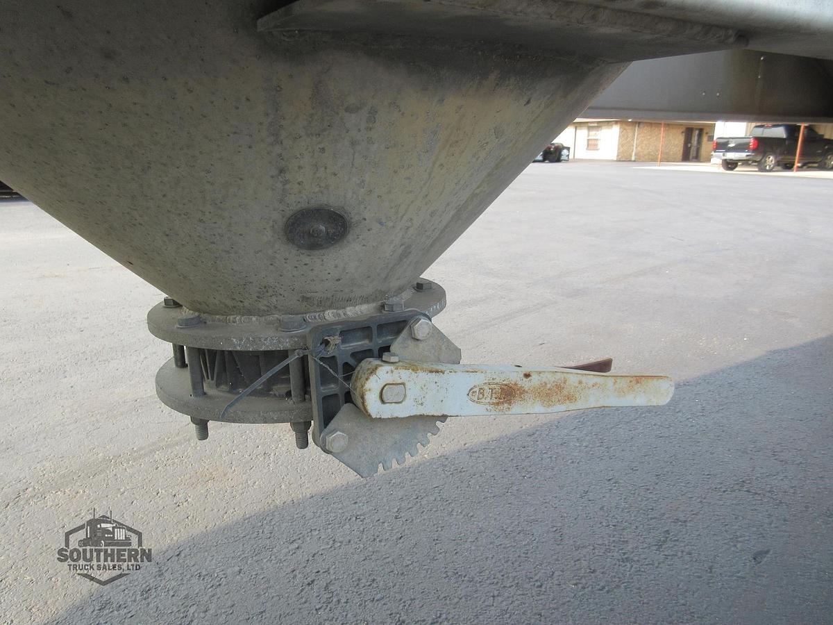 Used 2012 VANTAGE Tandem Axle