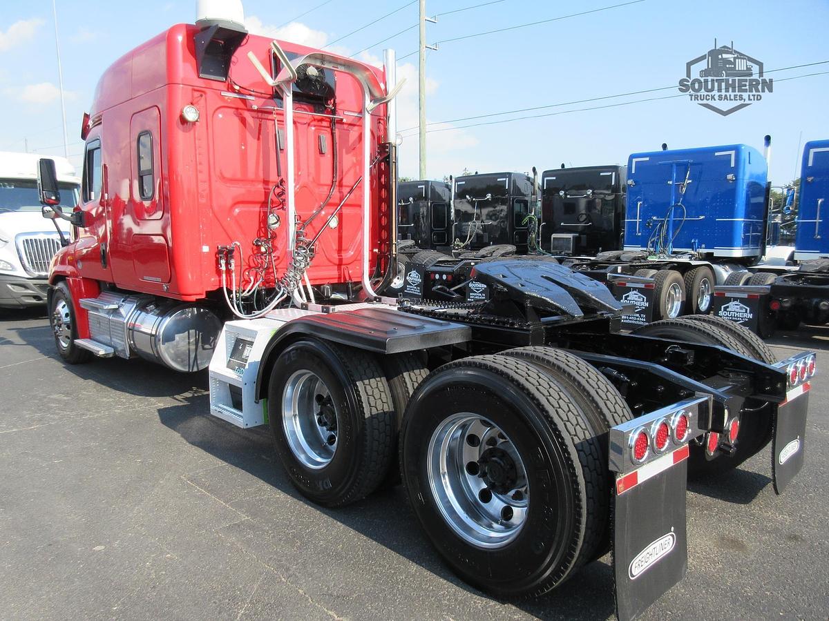 Used 2018 FREIGHTLINER CASCADIA 125