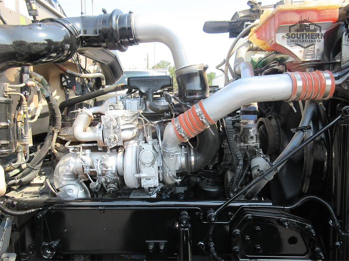 Used 2015 PETERBILT 389