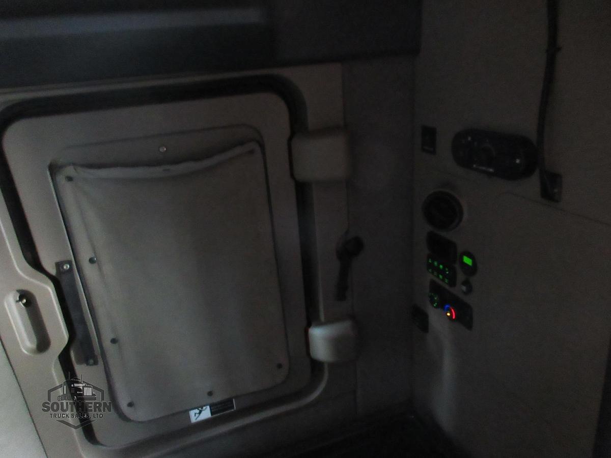 Used 2018 FREIGHTLINER CASCADIA 125