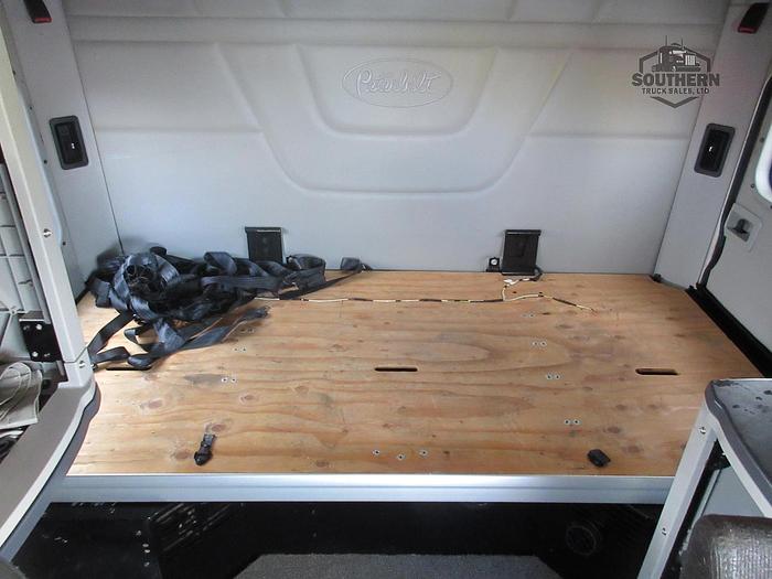 Used 2020 PETERBILT 567