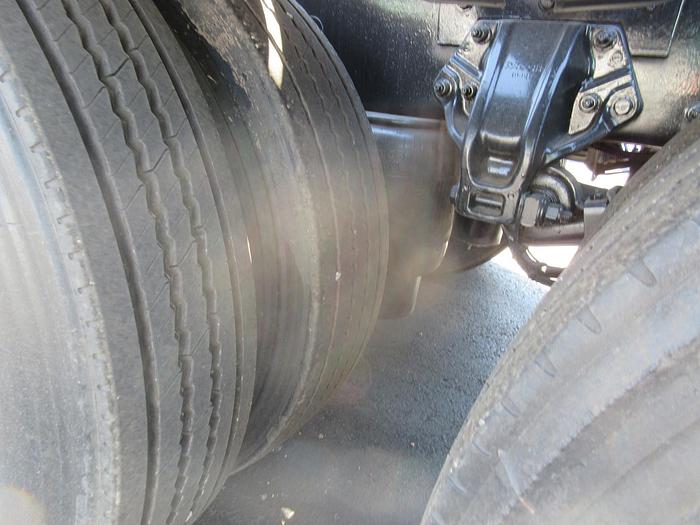 Used 2013 PETERBILT 348