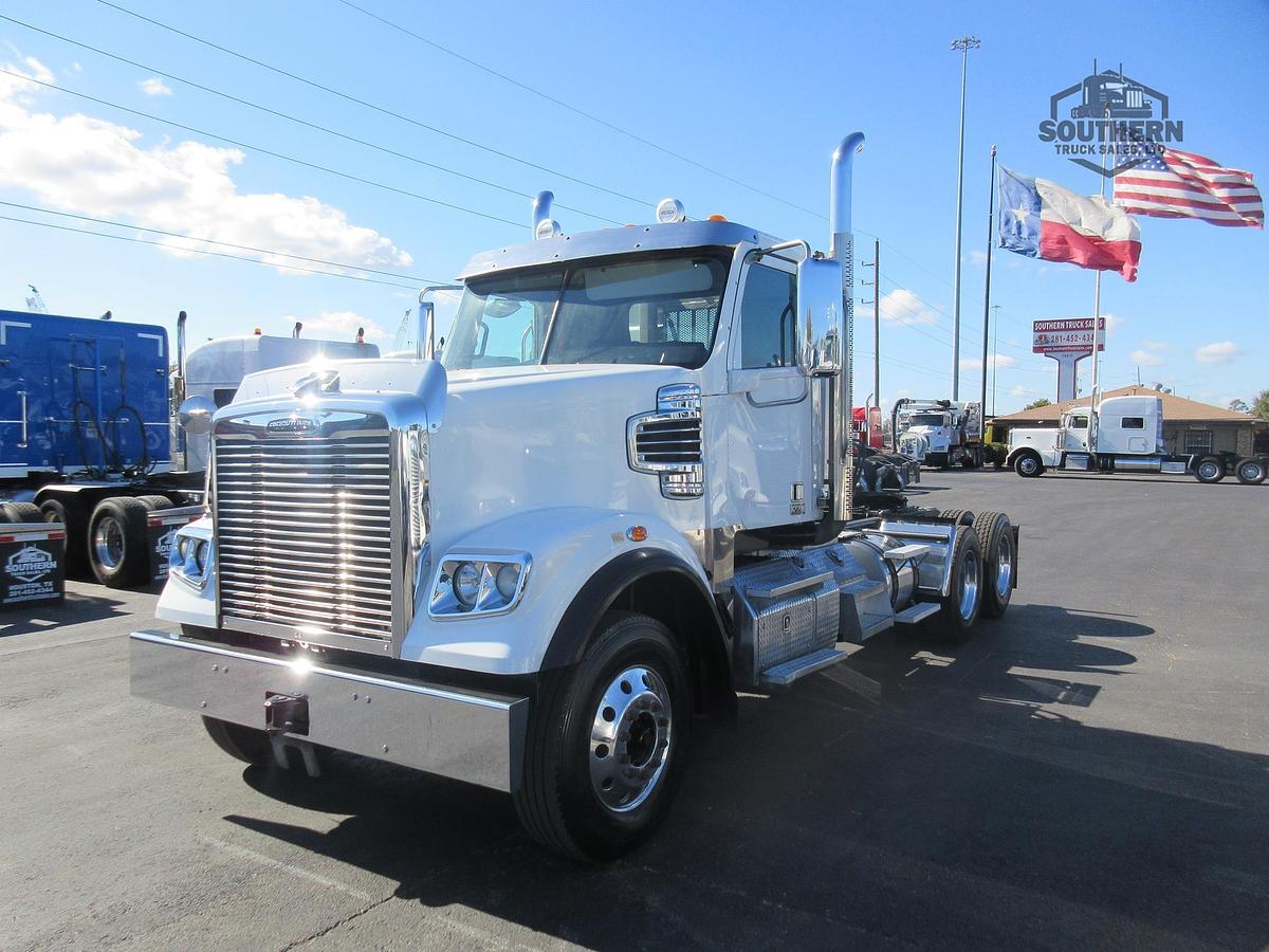 Used 2019 FREIGHTLINER 122SD