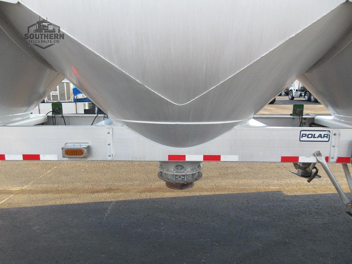 Used 2011 POLAR 41 ft