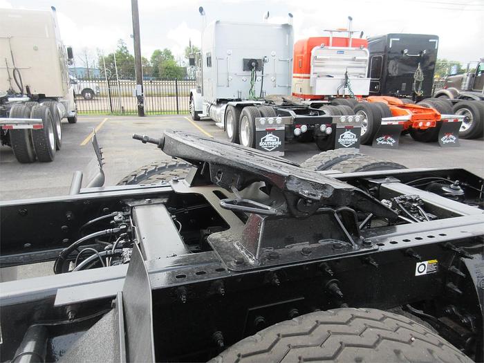 Used 2016 PETERBILT 365