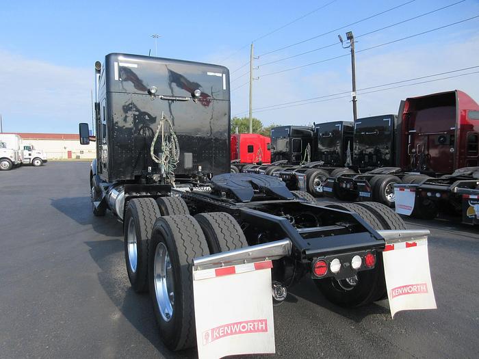 Used 2021 KENWORTH T880