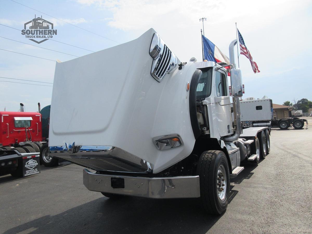 Used 2018 FREIGHTLINER CORONADO 122 SD