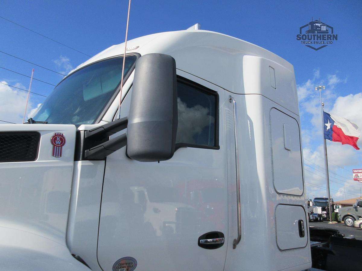 Used 2020 KENWORTH T880