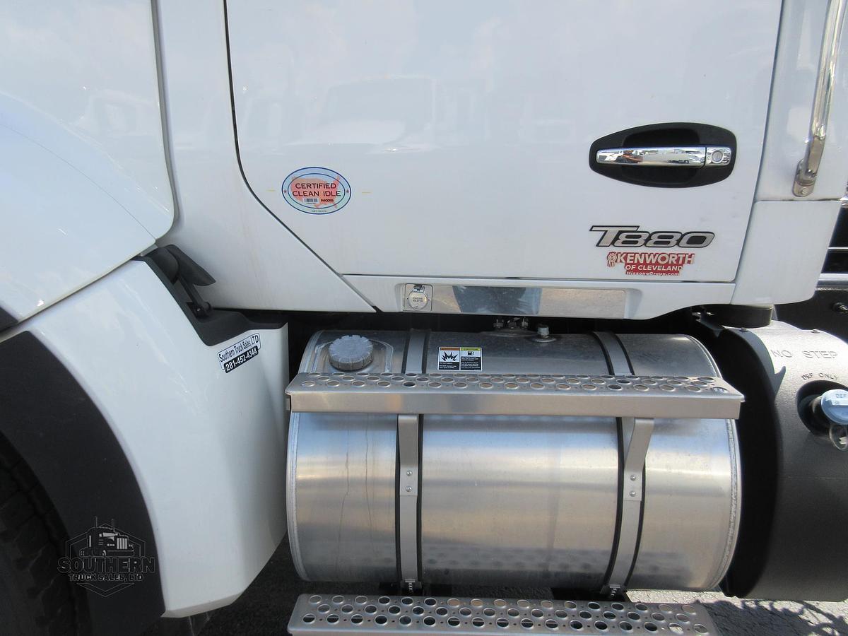 2025 KENWORTH T880