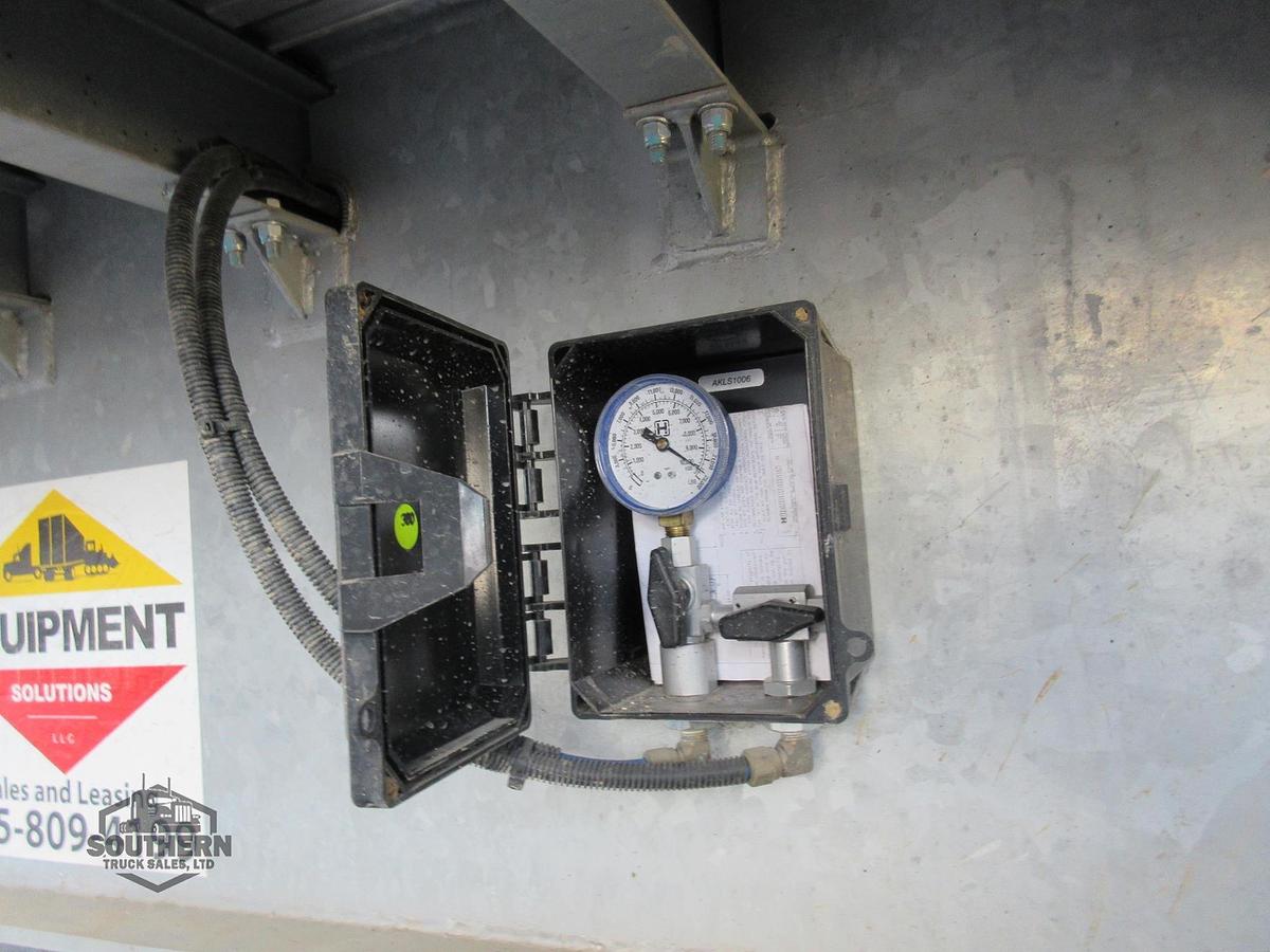 Used 2023 HYUNDAI 48 ft x 102 in