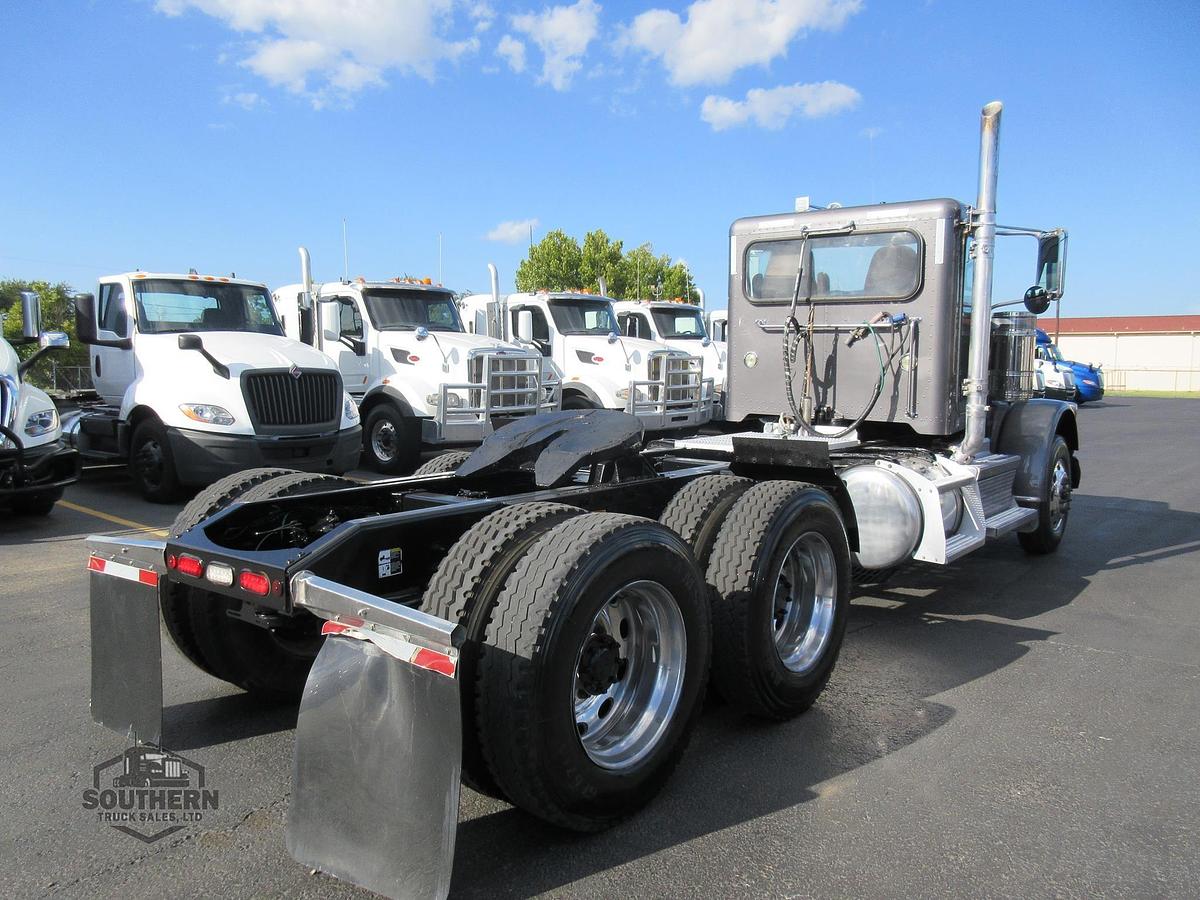 Used 2022 PETERBILT 389