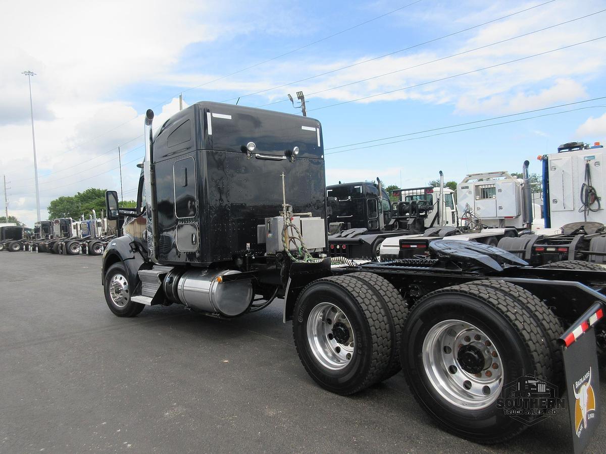 Used 2021 KENWORTH T880