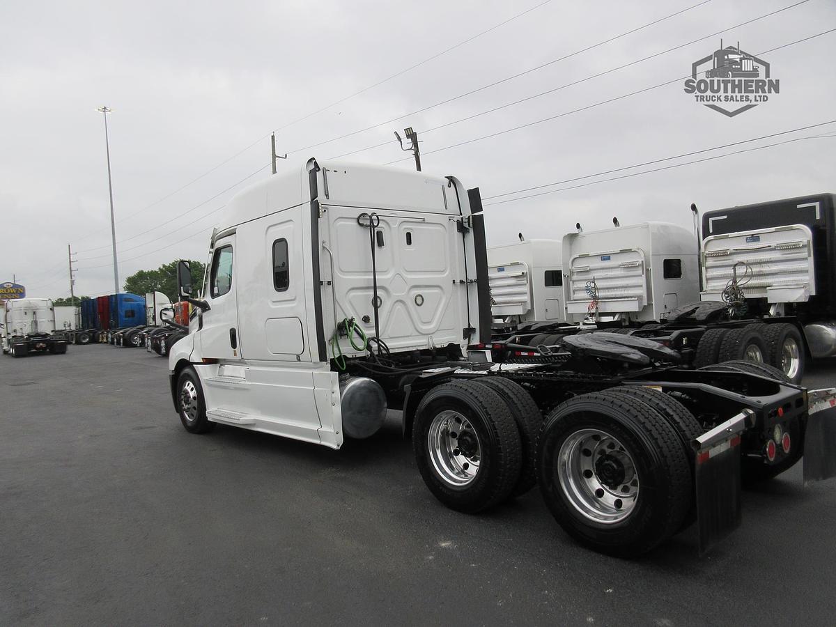 Used 2020 FREIGHTLINER CASCADIA 126